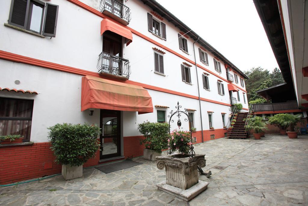 Il Castello B&B Varallo Pombia Exteriör bild