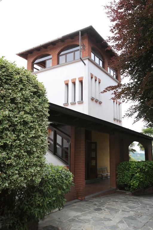 Il Castello B&B Varallo Pombia Exteriör bild